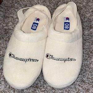 Champion fuzzy strap slides 8